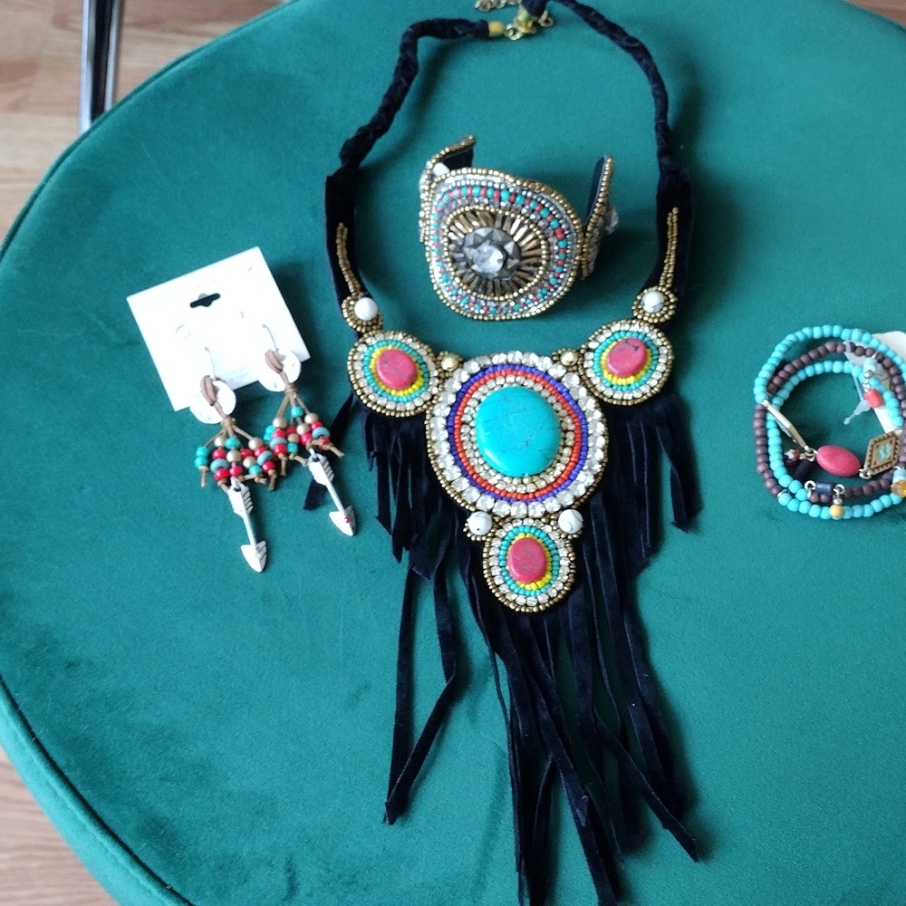 Boho Multicolor Native American Western Style Costume Set Bib Bracelets Earrings